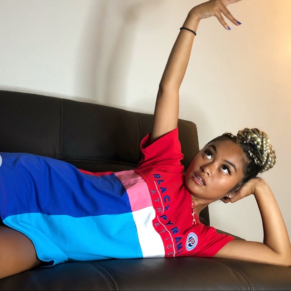 Black Pyramid Athletics T Shirt - Picture 6 of 6